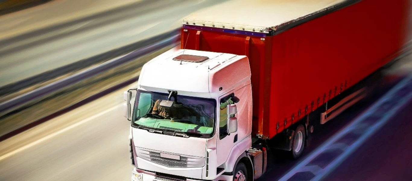 Φορτηγό 200 τόνων έπεσε από ύψος σχεδόν 24 μέτρων και ο οδηγός... σώθηκε (βίντεο)